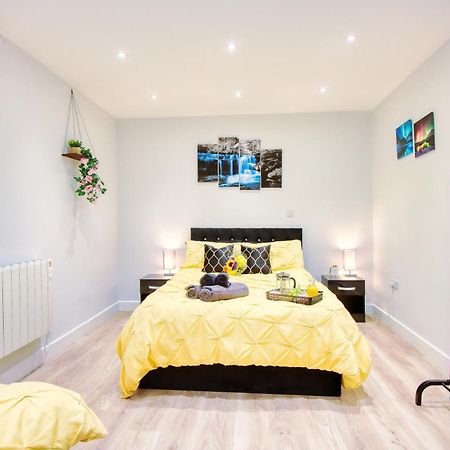 Amazing Place In Finsbury Park Apartment ลอนดอน ภายนอก รูปภาพ